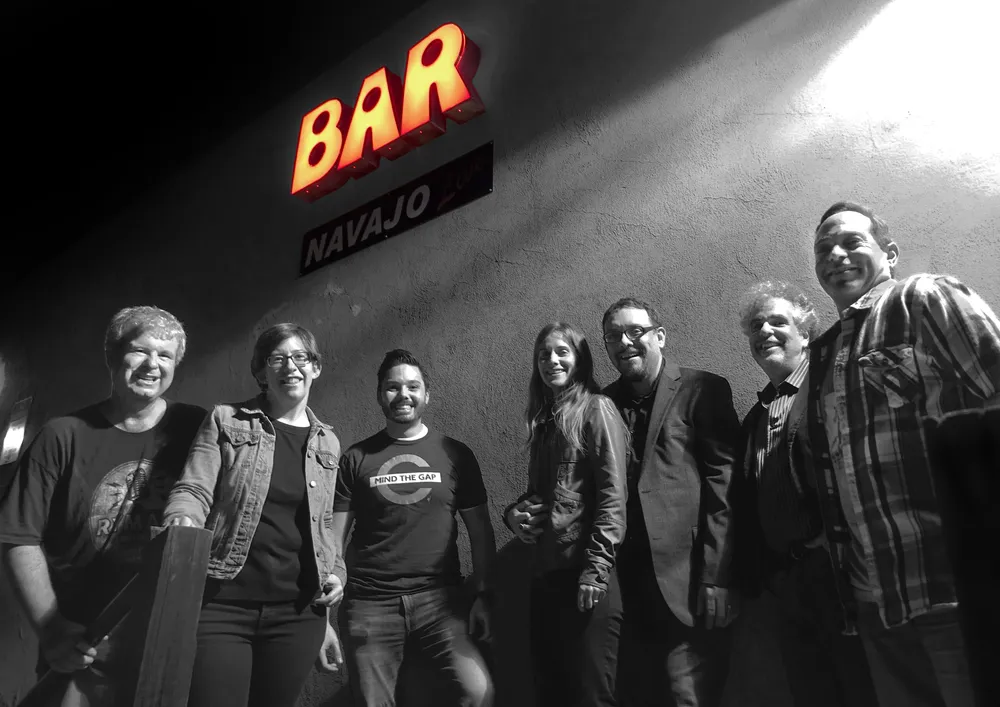 The Innocent Bystanders et Tavia