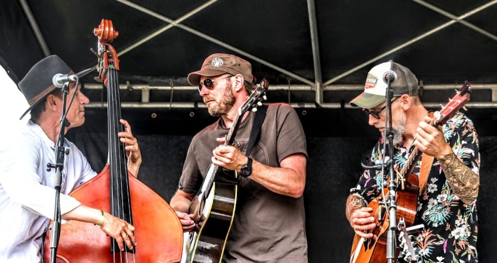 Henrik Johannessen & The Roots