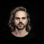 Titre du jour : La puissance cinématique et la tension moderne de George Solonos avec Where Are You
