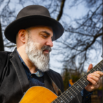 Titre du jour : La sagesse feutrée et l&rsquo;authenticité roots d&rsquo;Erik Rabasca avec Wise Up