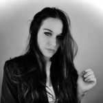 Titre du jour : L&rsquo;intensité épique et la sensualité envoûtante de Bethany Fernihough avec DANCING WITH FIRE