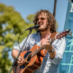 La mélancolie poétique et la chaleur folk d&rsquo;Albatross avec Little More Than Strangers