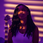 Cydni Brionne transcende le doute et l’anxiété avec grâce dans le touchant bye bye!