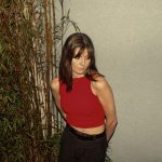 L’émotion brute de Paisley Jones se livre avec intensité dans le single While I Cry