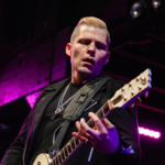 Eric Johanson déploie un Blues Rock lourd et psychédélique avec Shake The Fever