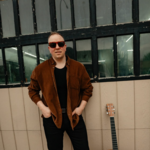 L’intensité rock alternatif de Gary Gach et Jenna Mary Lou touche en plein cœur sur Outside Your Window