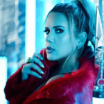 L’élégance poignante de Jenny JAM s’exprime dans le single Toy Proof