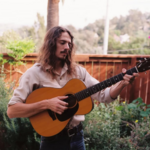Hunter Watts dévoile toute sa palette alt-country et classic rock avec les singles Selfish et Not Anymore