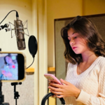 Eliz explore le doute et la pression intérieure avec le single indie pop Scared I’ll Never Be Enough